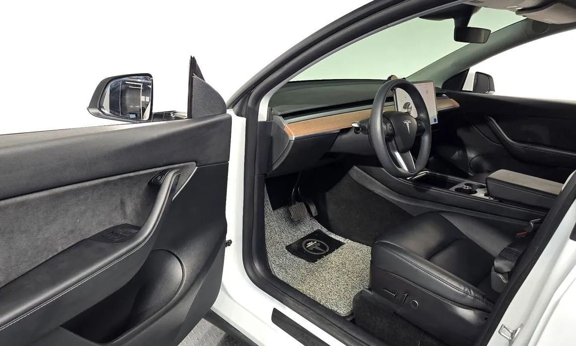 Tesla Model Y — фото 3