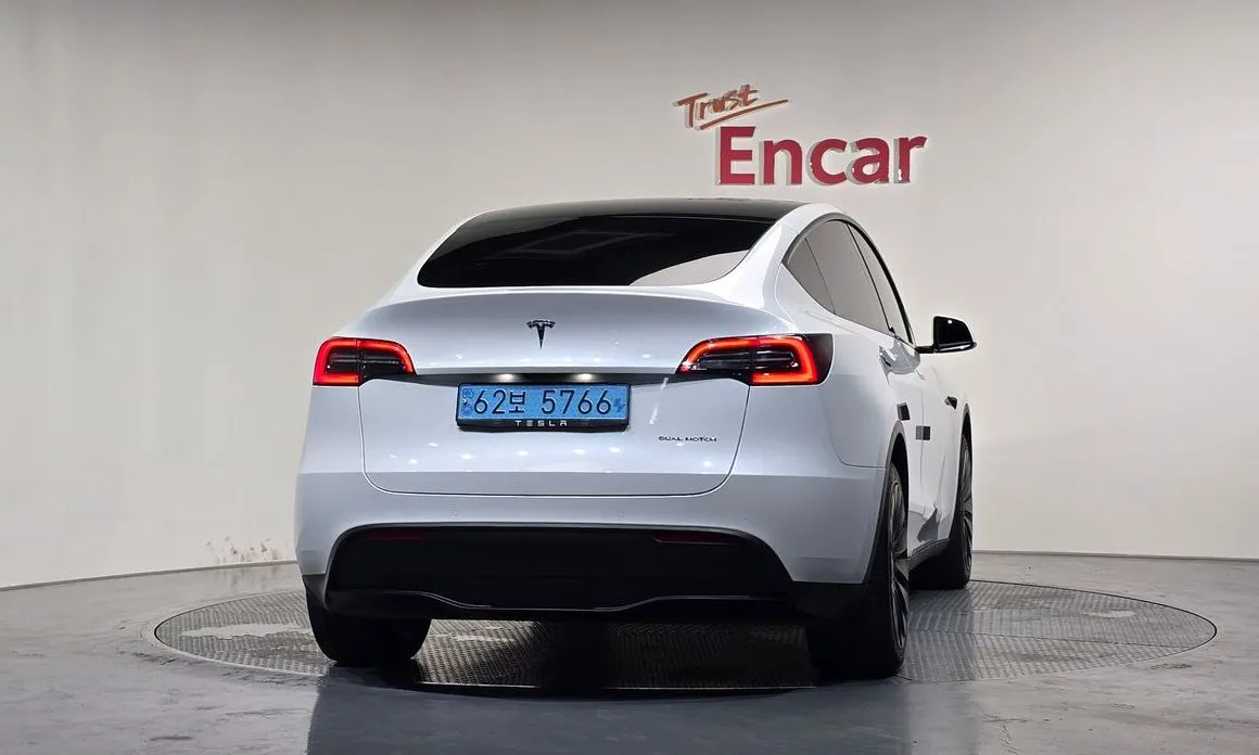 Tesla Model Y — фото 2