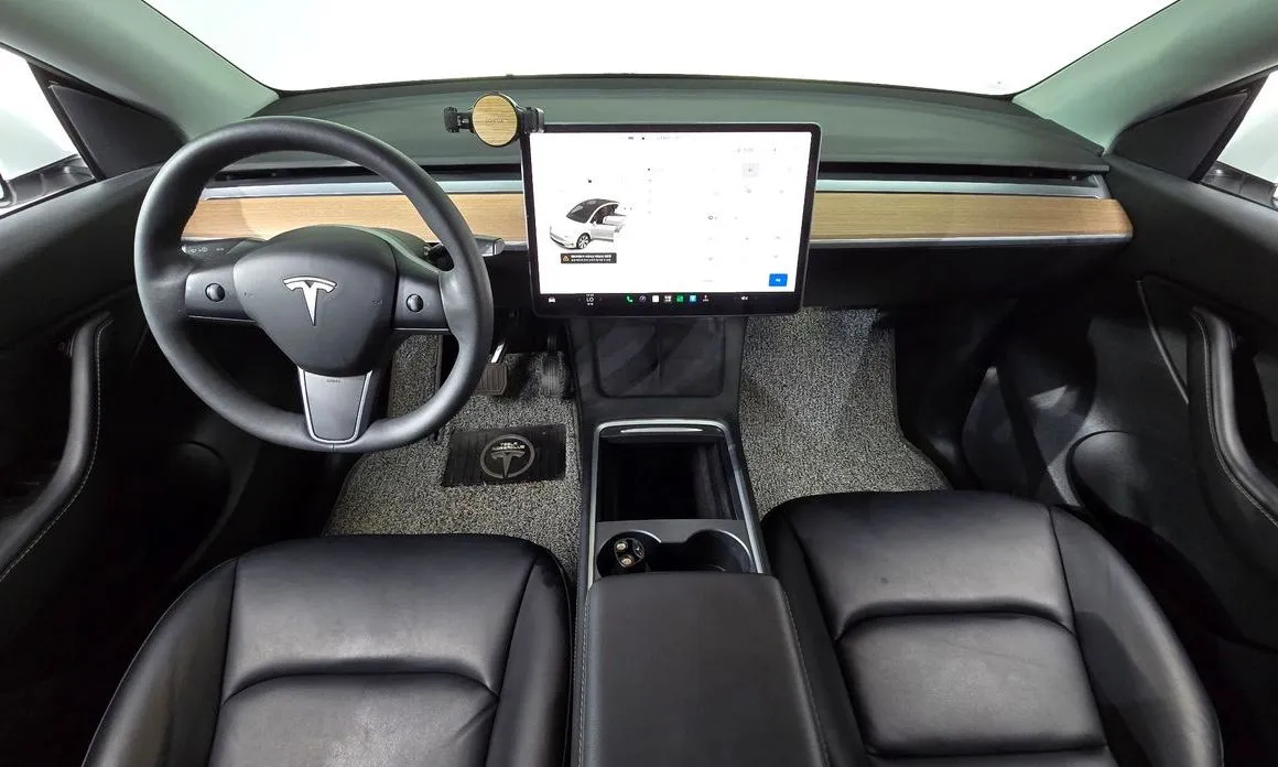 Tesla Model Y — фото 4