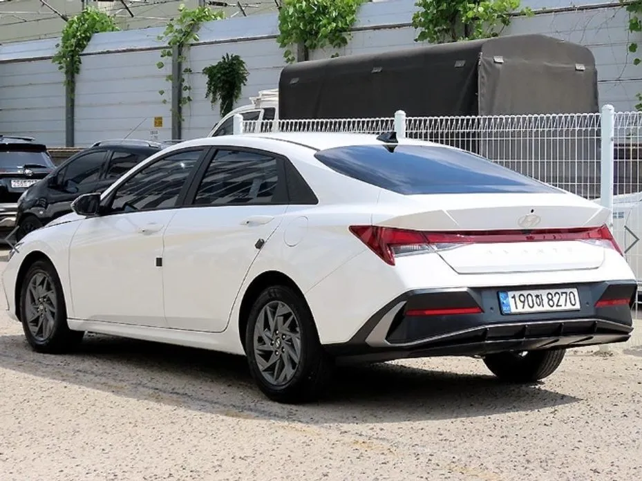 Hyundai AVANTE — фото 3