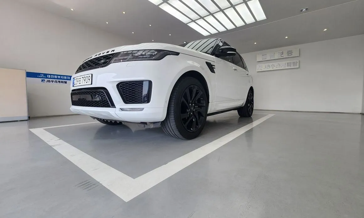Land Rover Range Rover Sport — фото 1