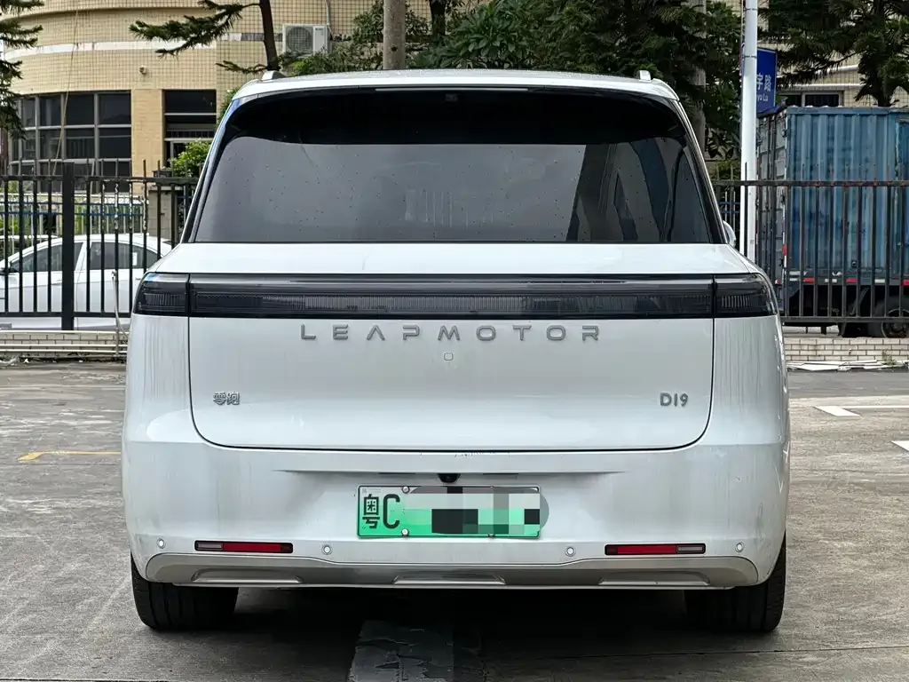 Leapmotor 零跑D19 — фото 4