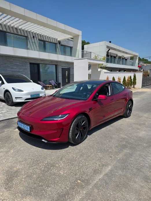 Tesla Model 3 — фото 1