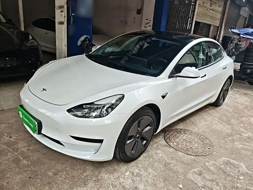 Tesla Model 3 — фото 9