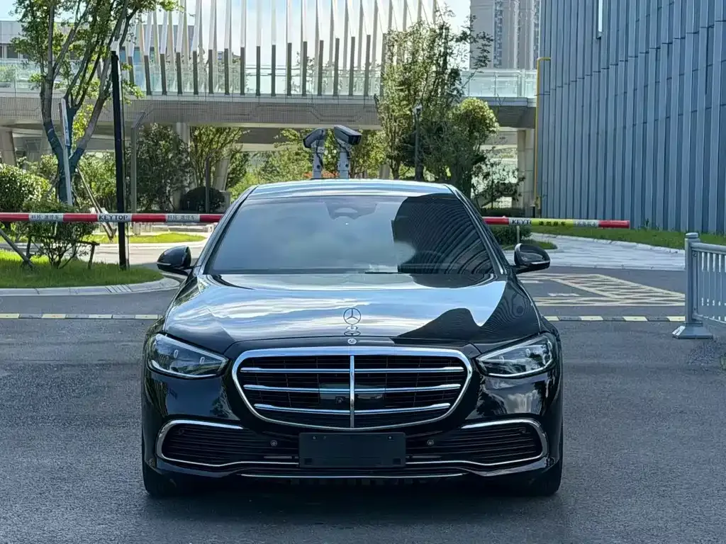 Mercedes-Benz S-Class — фото 1