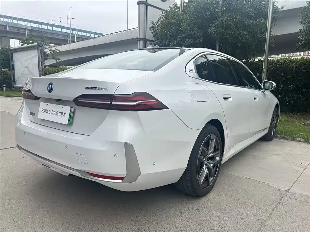 BMW i5 — фото 4