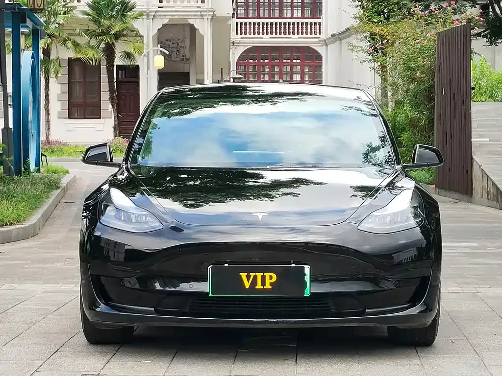 Tesla Model 3 — фото 10