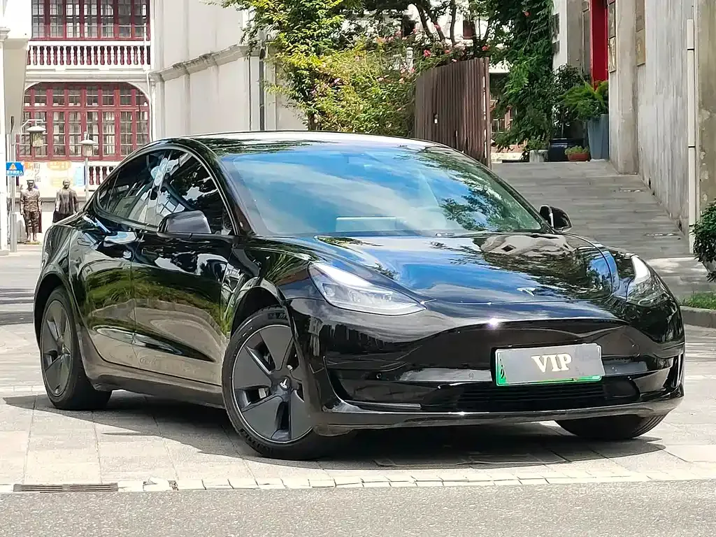 Tesla Model 3 — фото 9