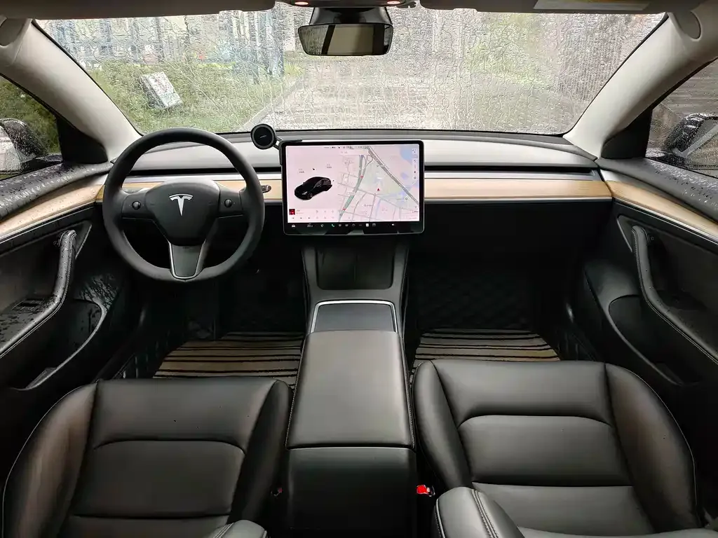 Tesla Model 3 — фото 5