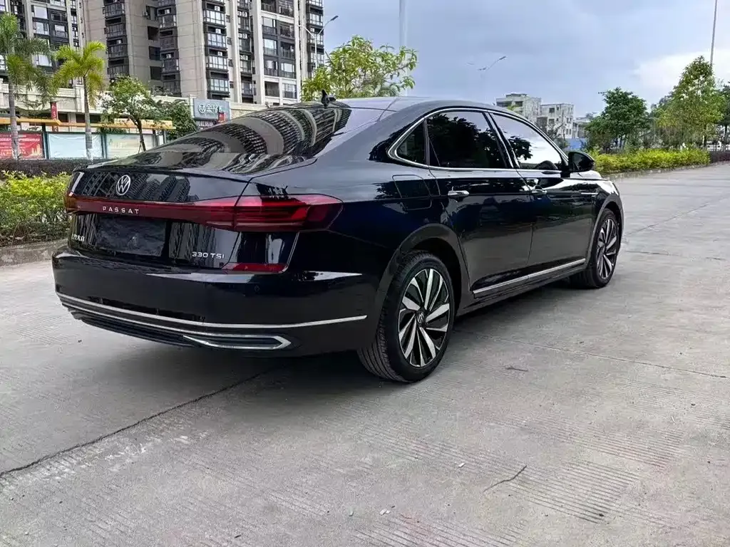 Volkswagen Passat — фото 8