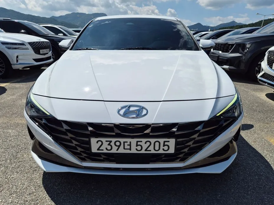 Hyundai AVANTE — фото 1