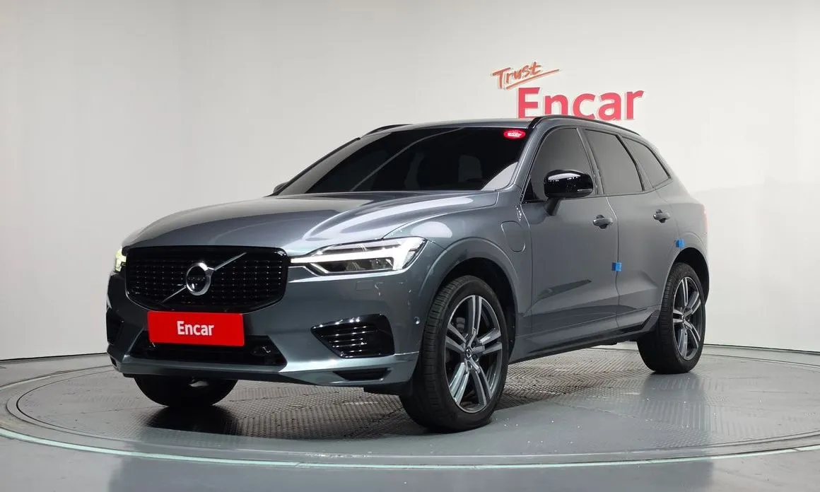 Volvo XC60 — фото 1