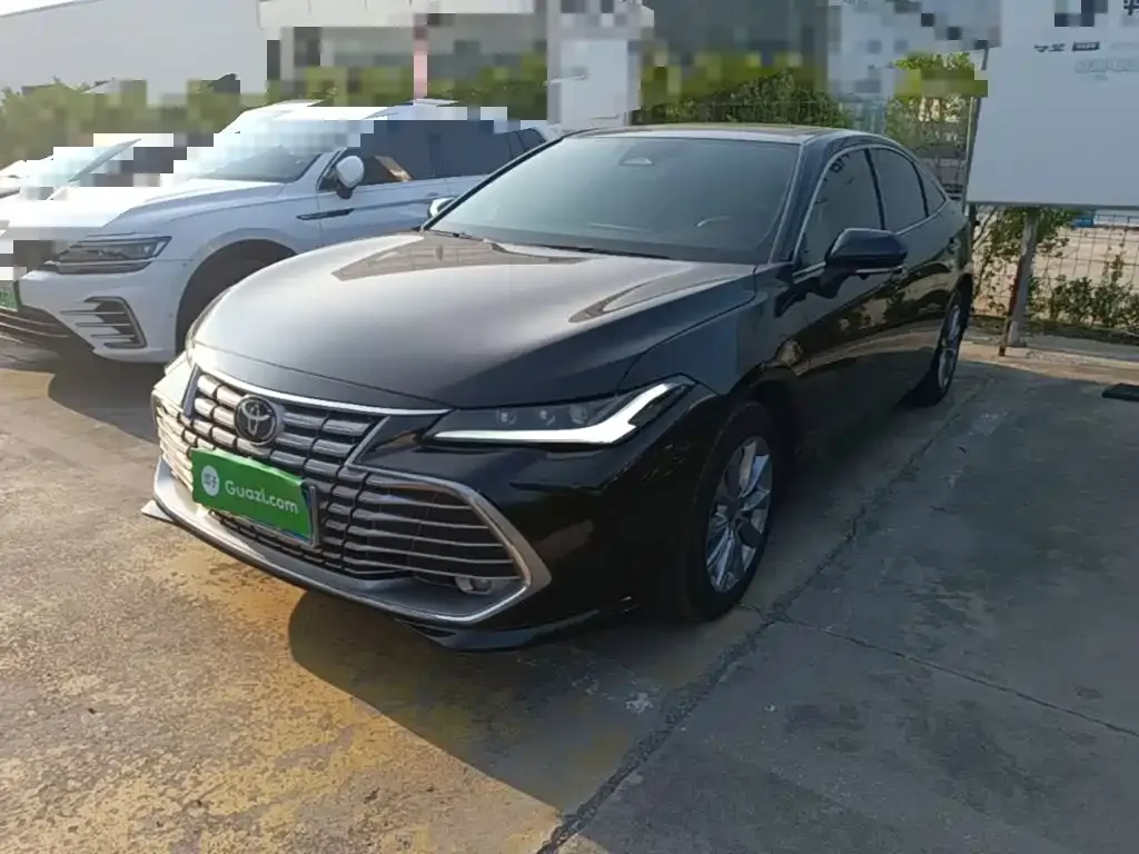 Toyota Avalon — фото 1