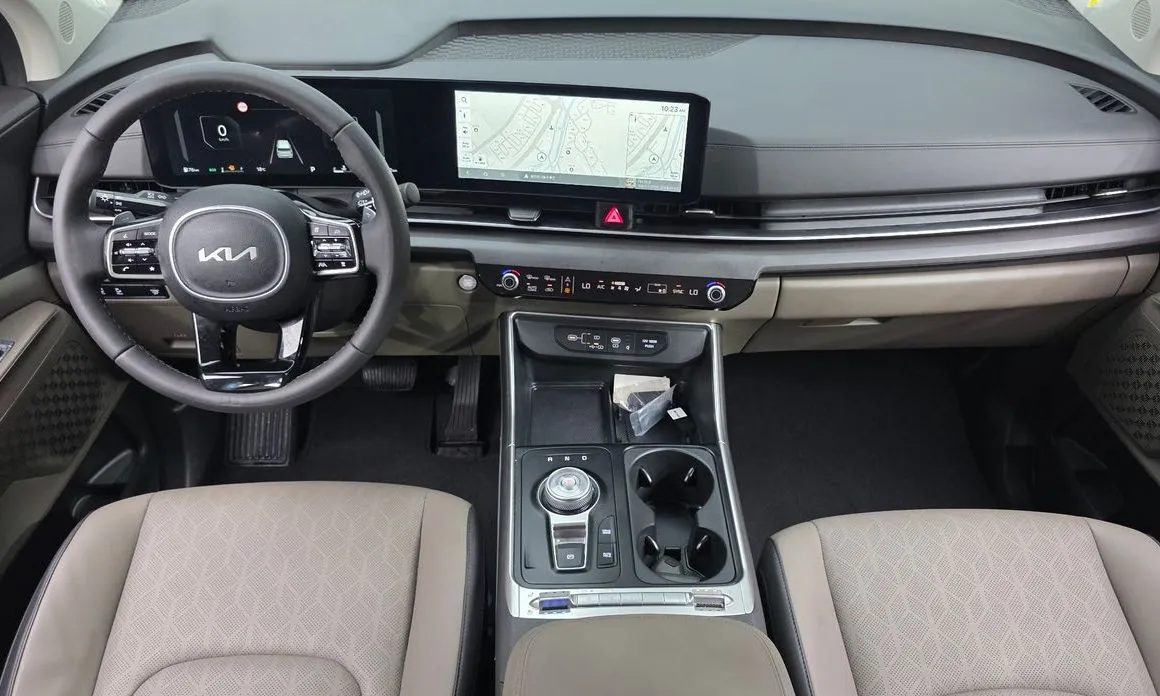 Kia Carnival — фото 4