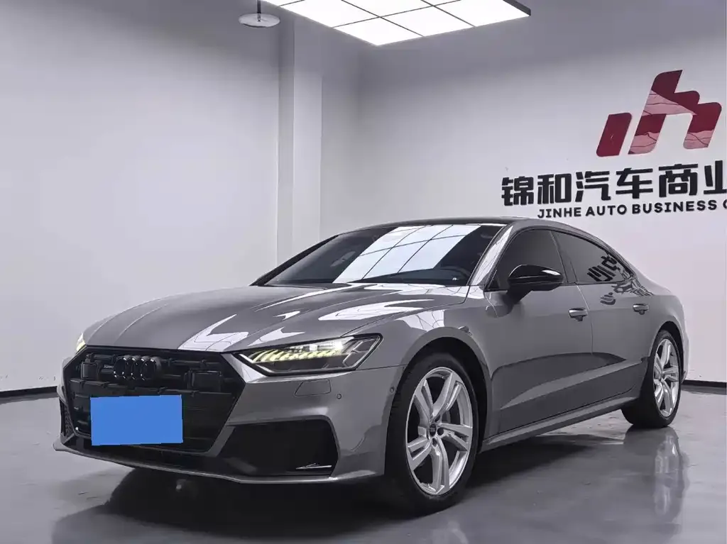 Audi A7L — фото 1