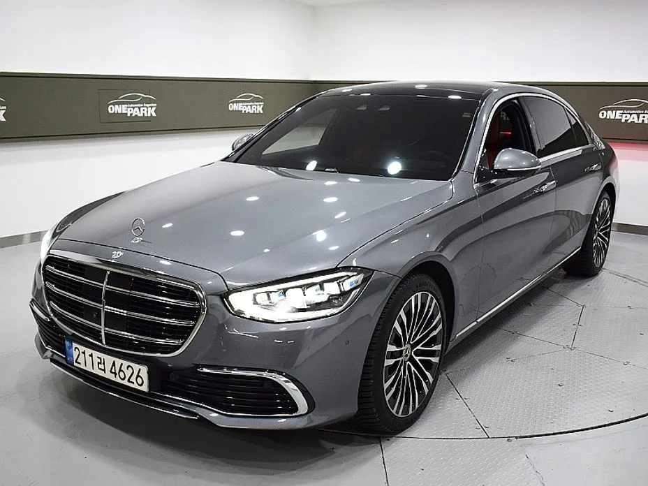 Mercedes-Benz S-Class — фото 1