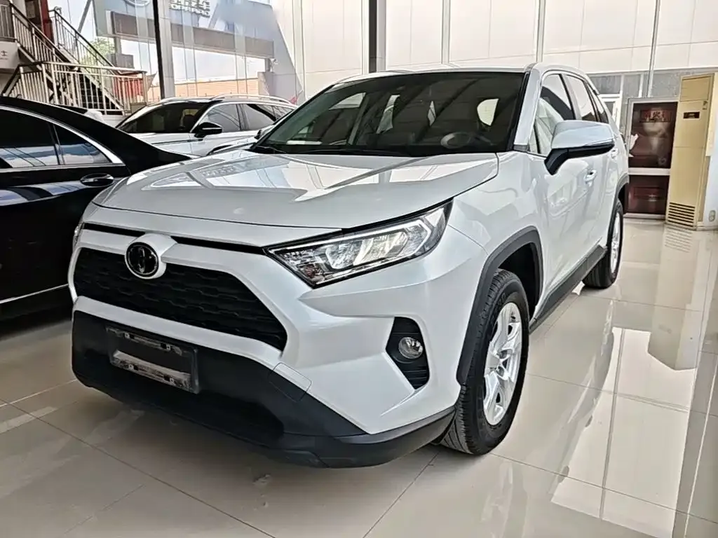 Toyota RAV4 — фото 3