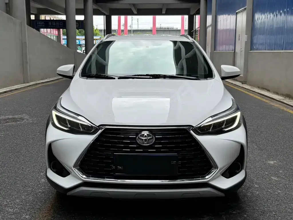 Toyota Yaris L — фото 8