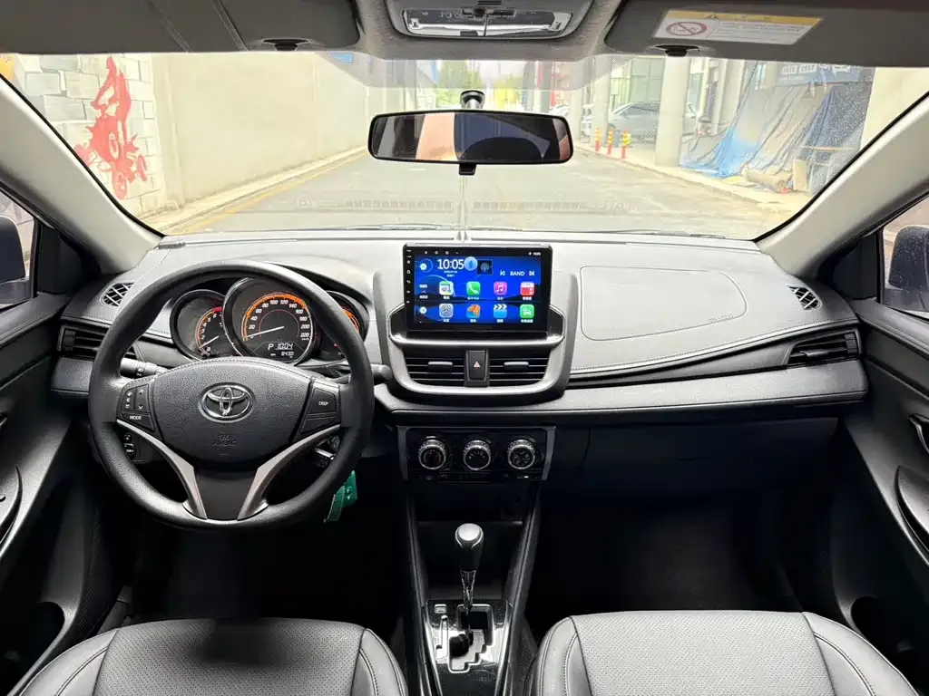 Toyota Yaris L — фото 3