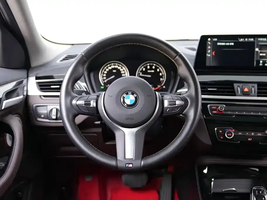 BMW X2 — фото 10