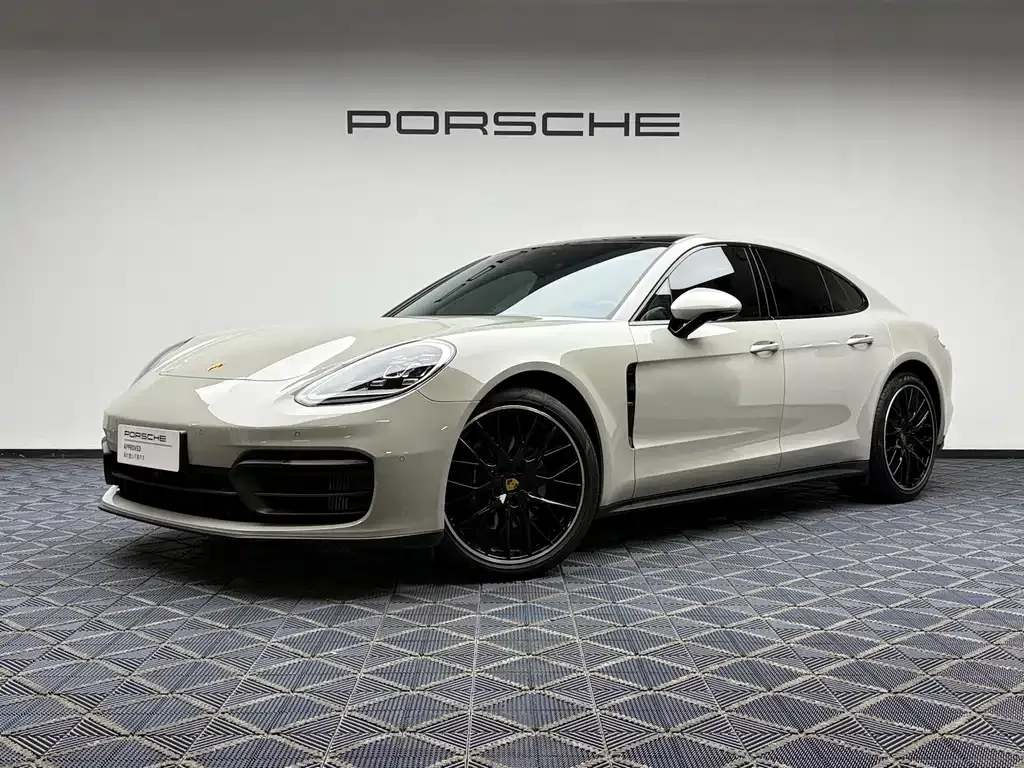 Porsche Panamera — фото 1