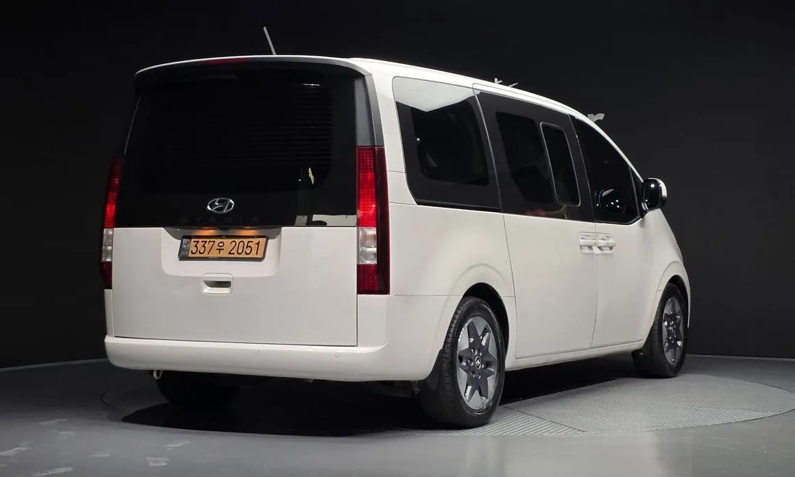 Hyundai Staria — фото 2