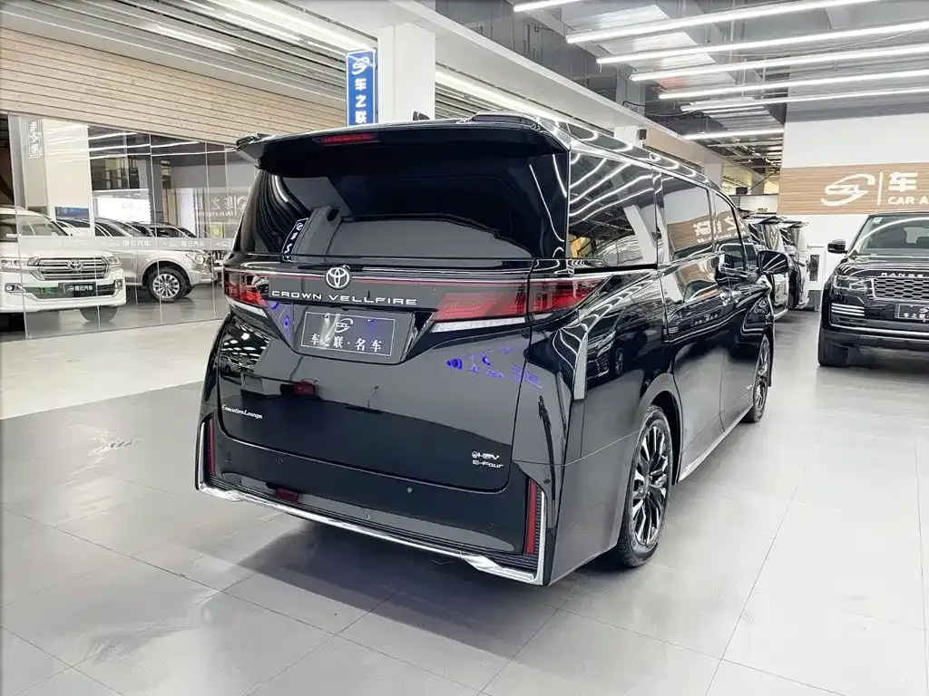 Toyota Vellfire — фото 8