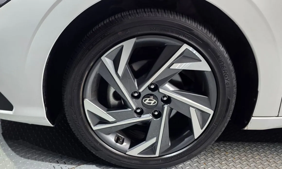 Hyundai AVANTE — фото 2