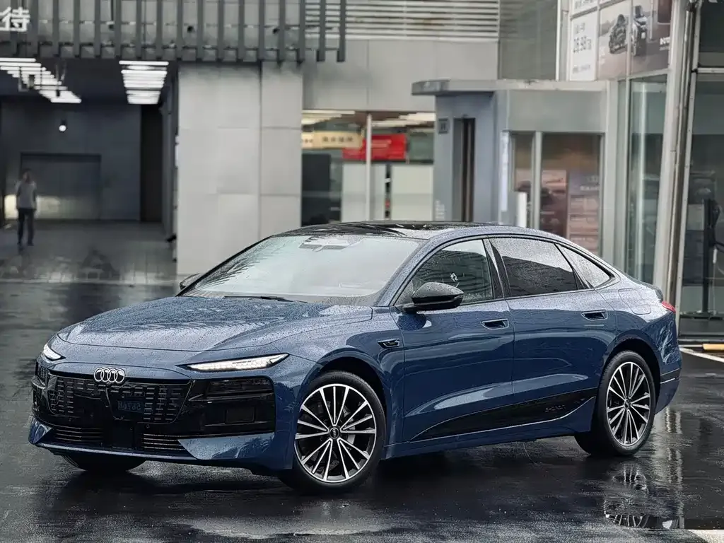 Audi A6L e-tron — фото 1