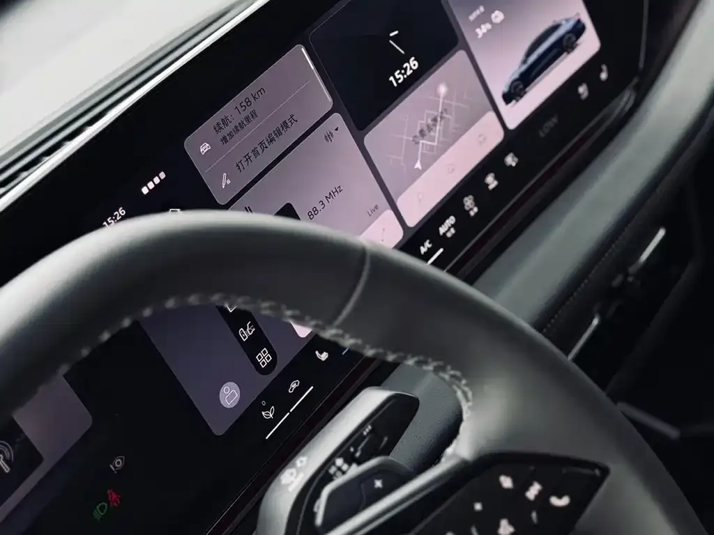 Audi A6L e-tron — фото 4