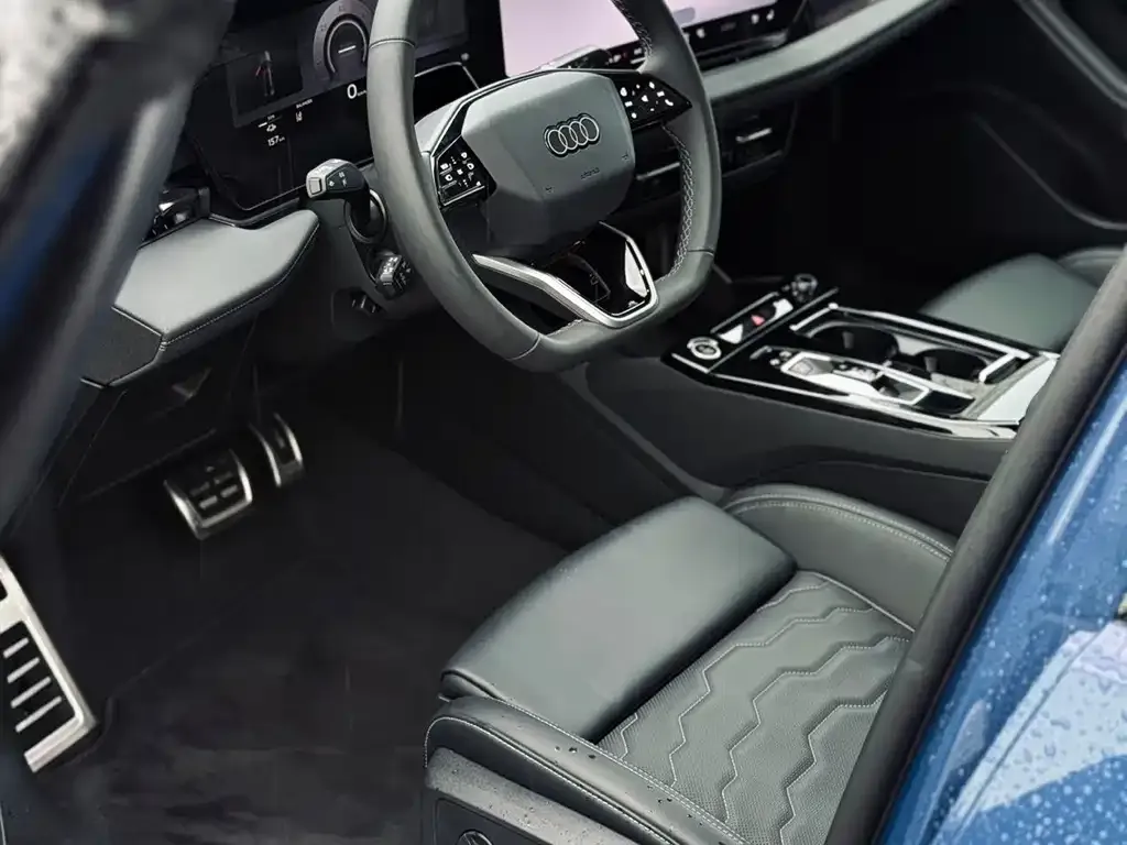 Audi A6L e-tron — фото 10