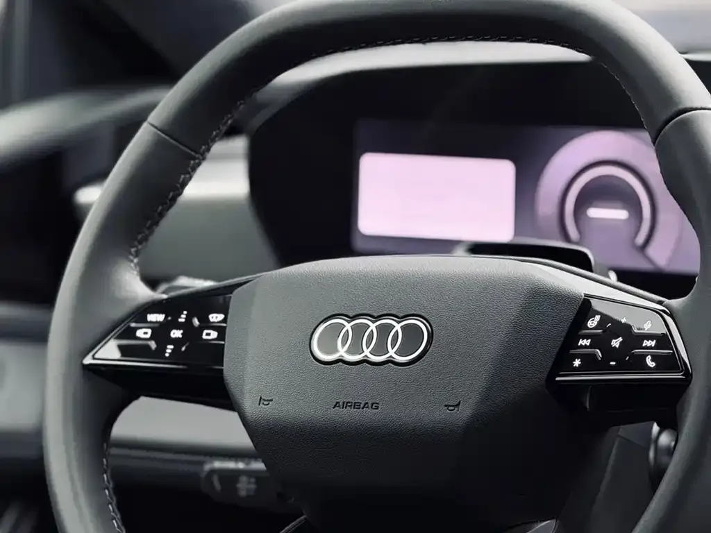Audi A6L e-tron — фото 8