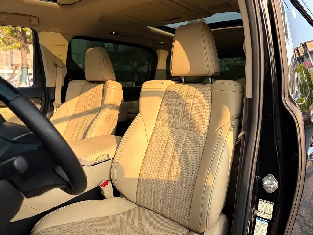 Toyota Vellfire — фото 9