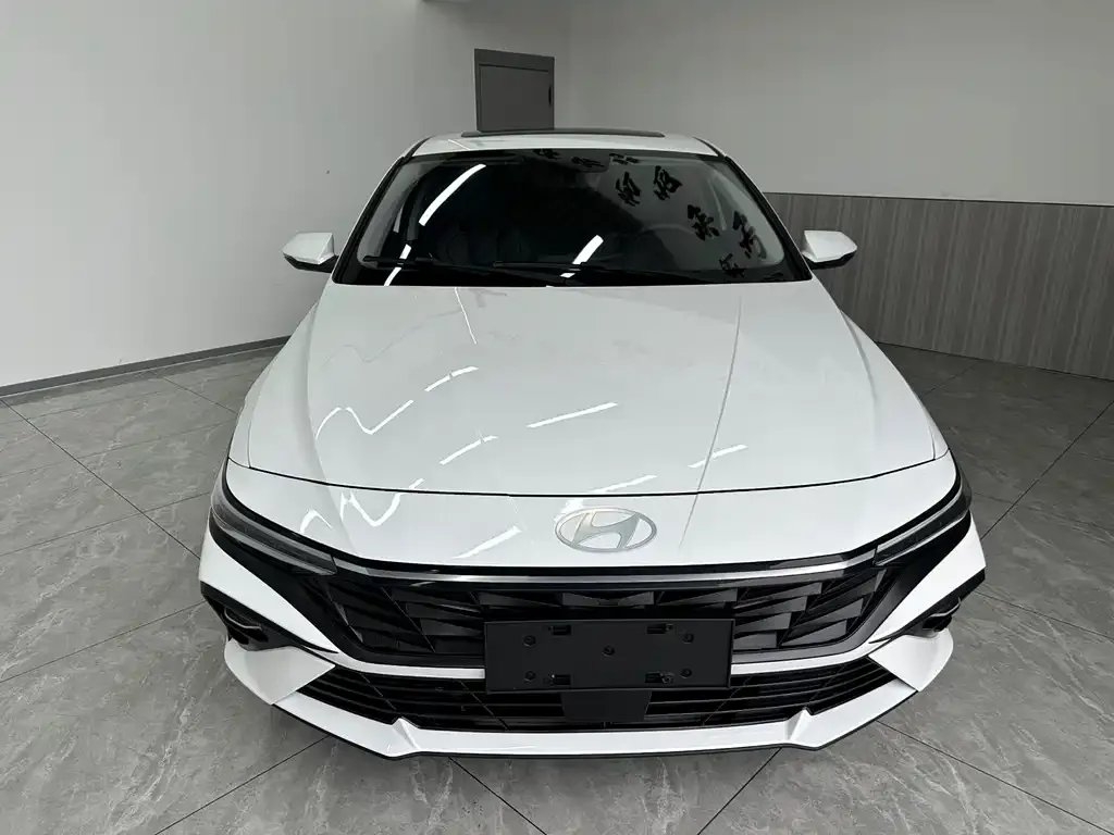 Hyundai Elantra — фото 3