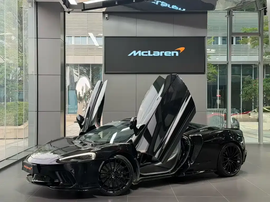 McLaren GT — фото 1