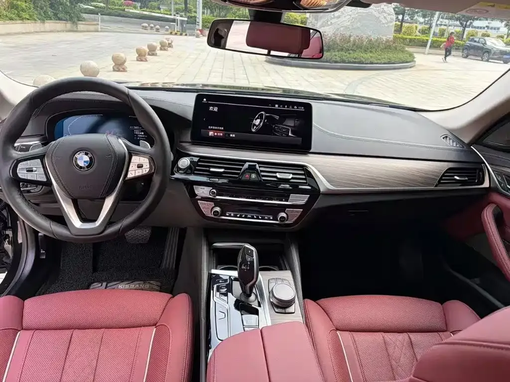 BMW 5 Series — фото 4