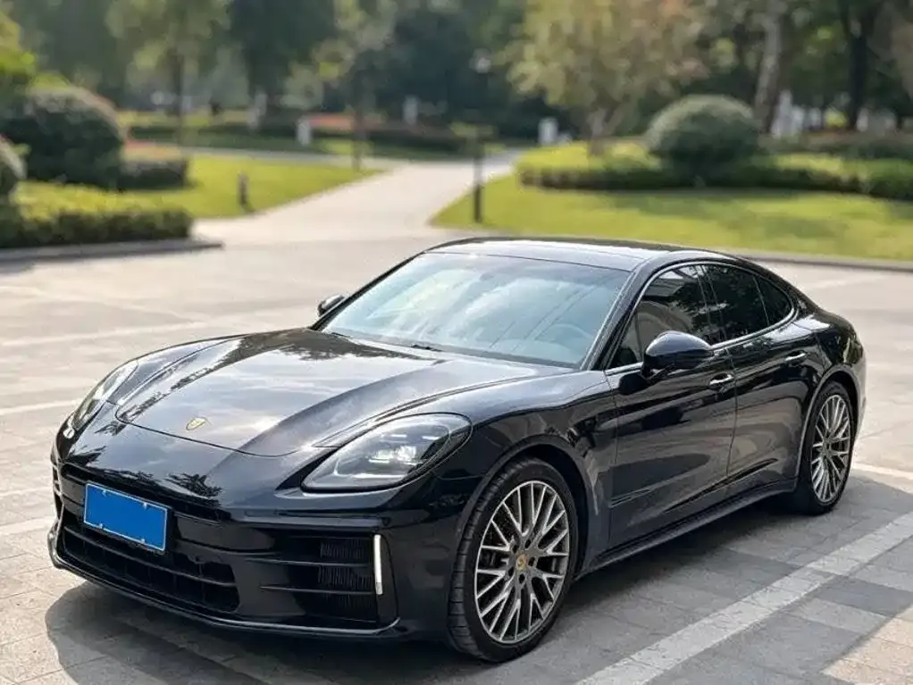 Porsche Panamera — фото 1