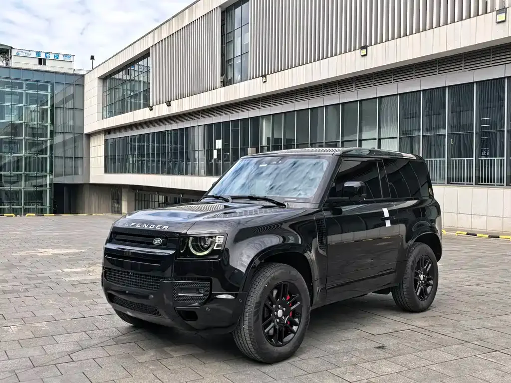 Land Rover Defender — фото 1