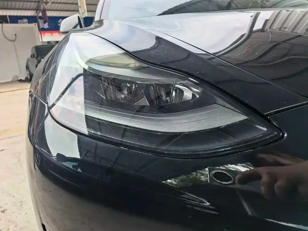 Tesla Model 3 — фото 3