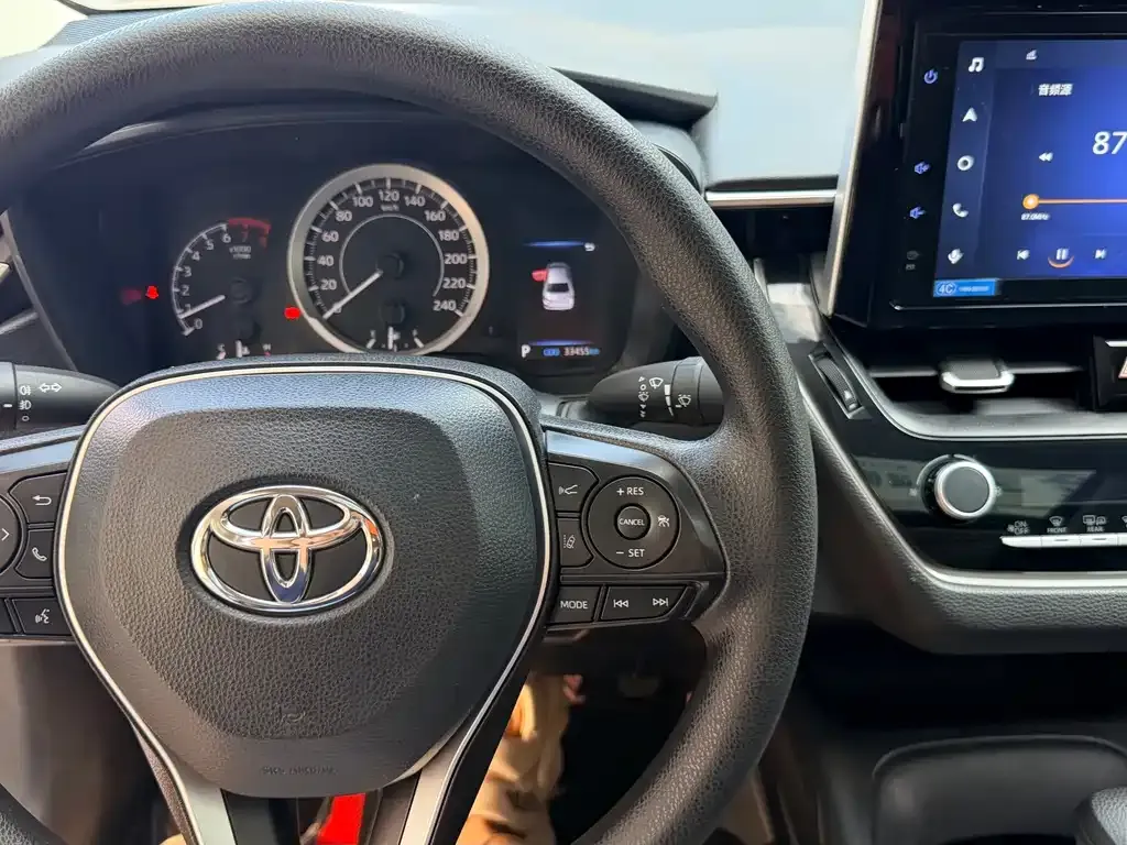 Toyota Corolla — фото 4