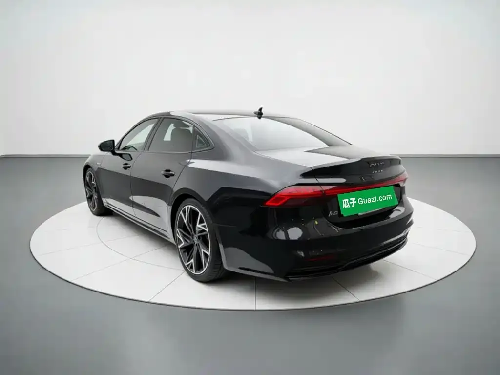 Audi A7L — фото 6