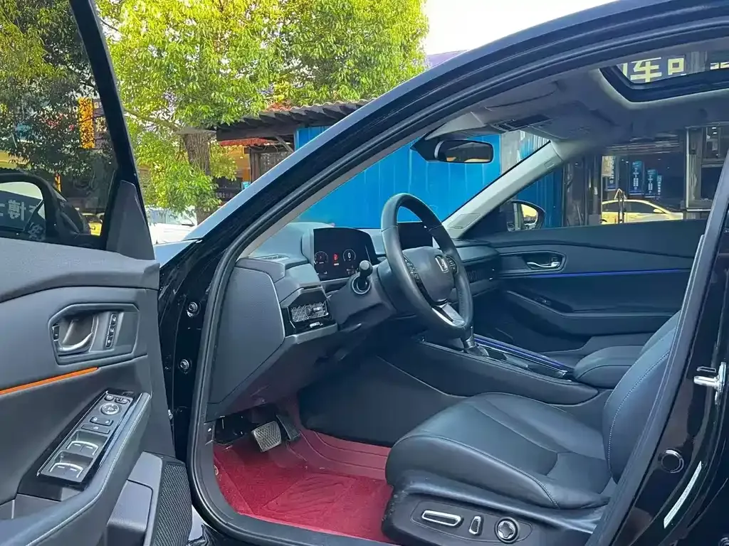 Honda Accord — фото 7