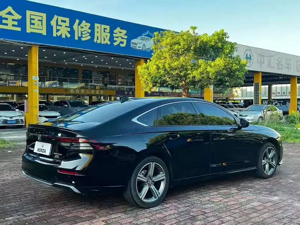 Honda Accord — фото 4