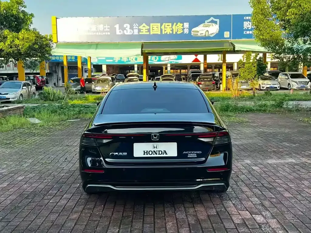 Honda Accord — фото 6