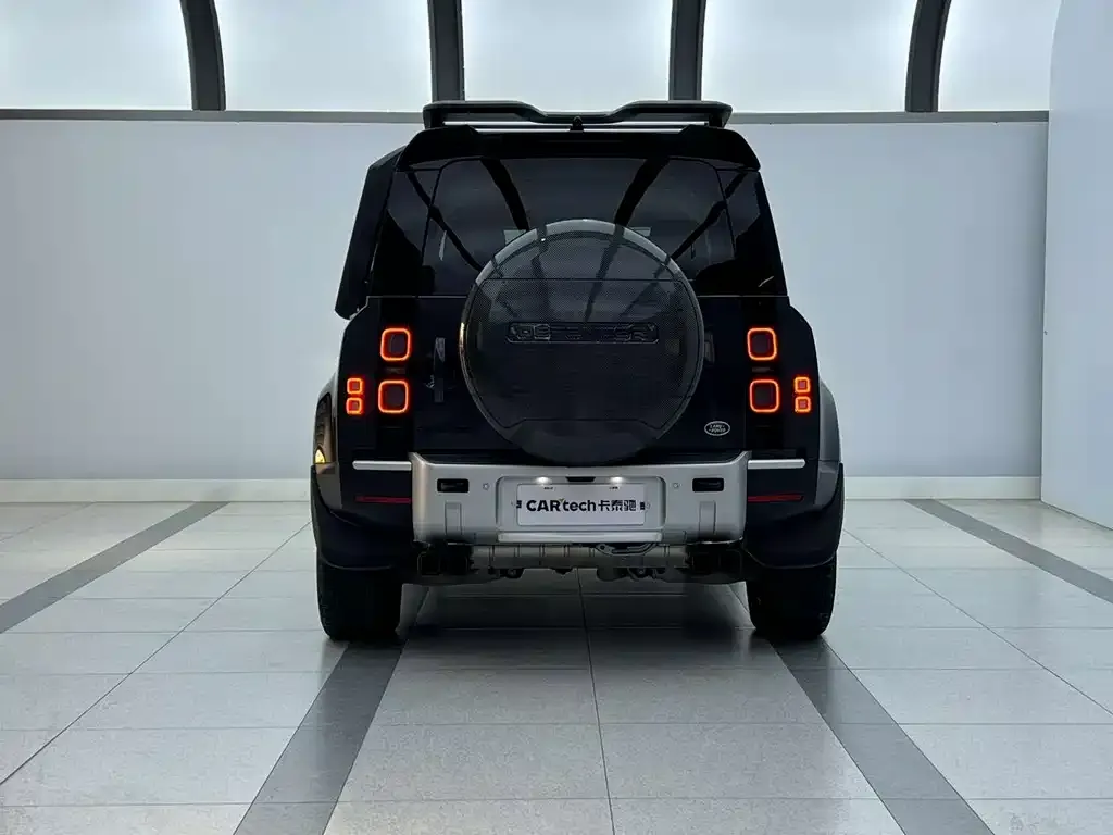 Land Rover Defender — фото 9