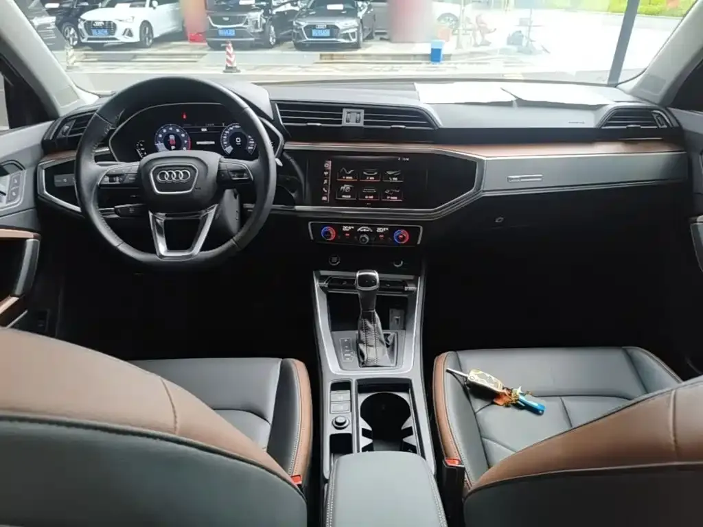 Audi Q3 — фото 10