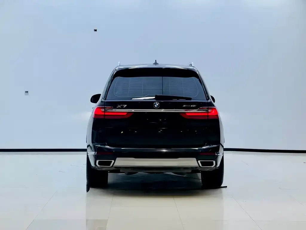 BMW X7 — фото 2