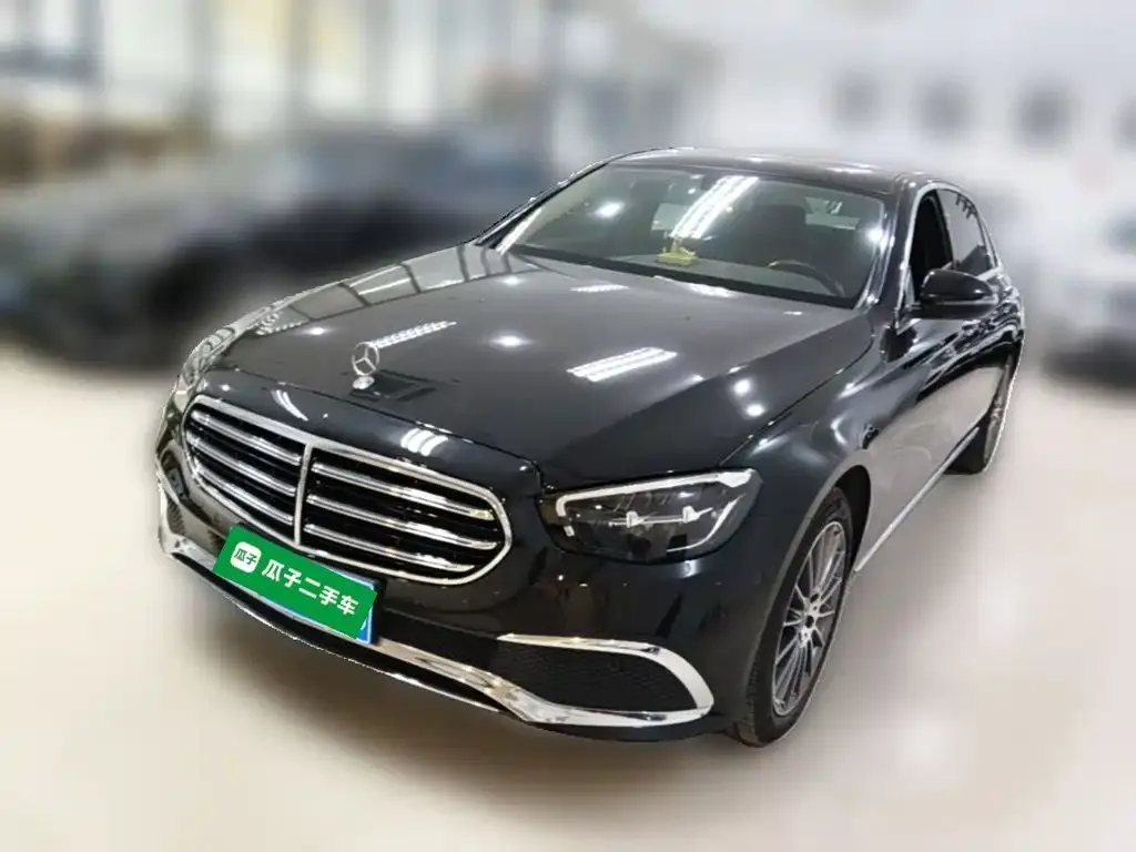Mercedes-Benz E-Class — фото 1
