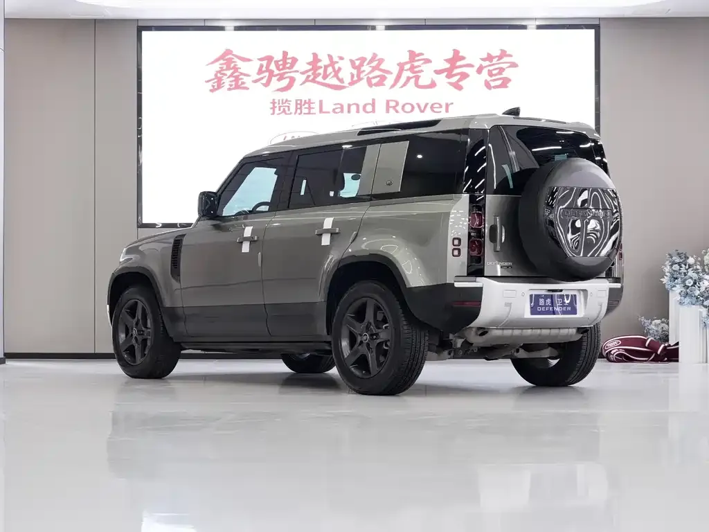 Land Rover Defender — фото 7