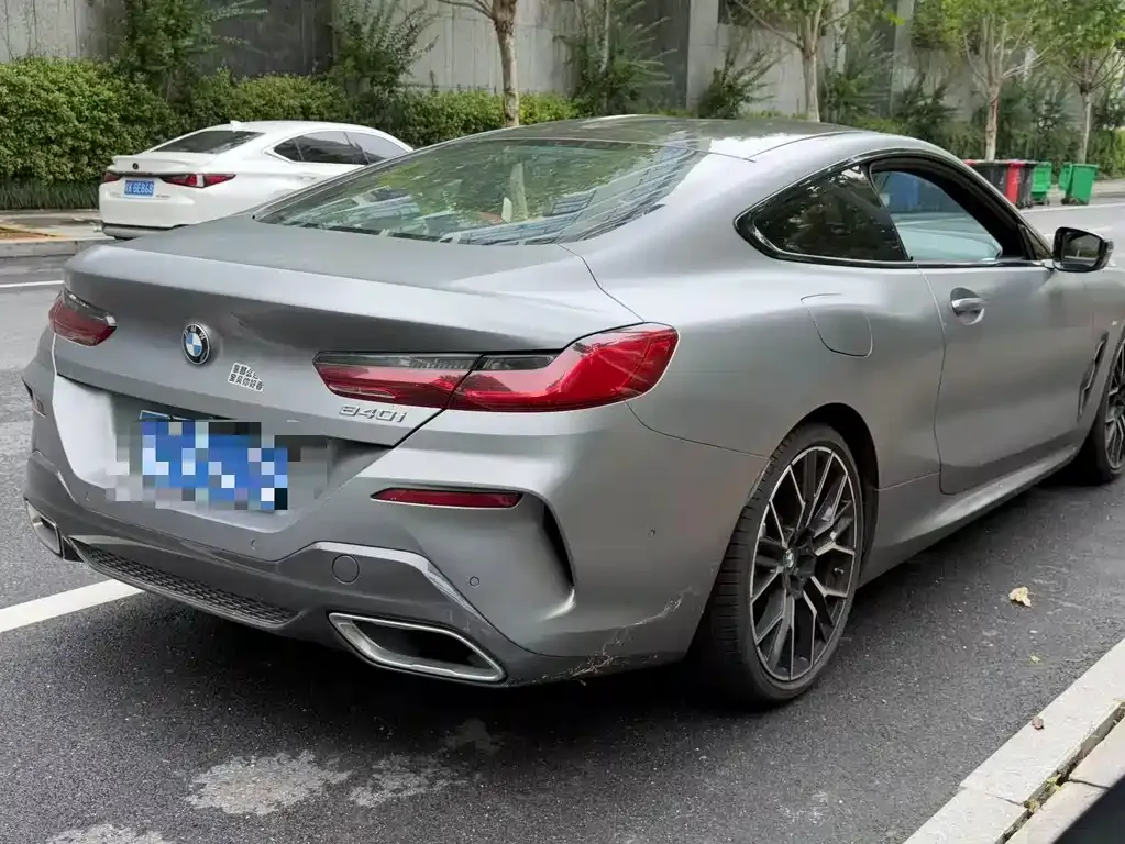 BMW 8 Series — фото 4